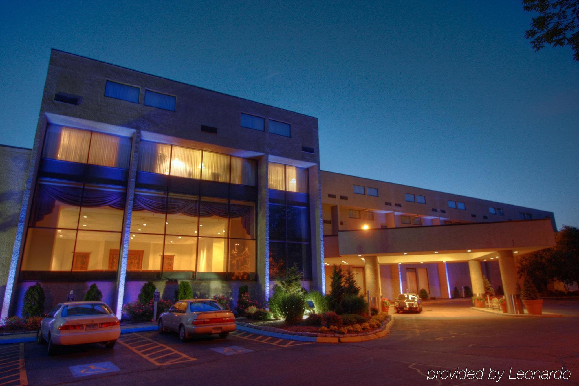 Red Lion Hotel Cromwell Esterno foto
