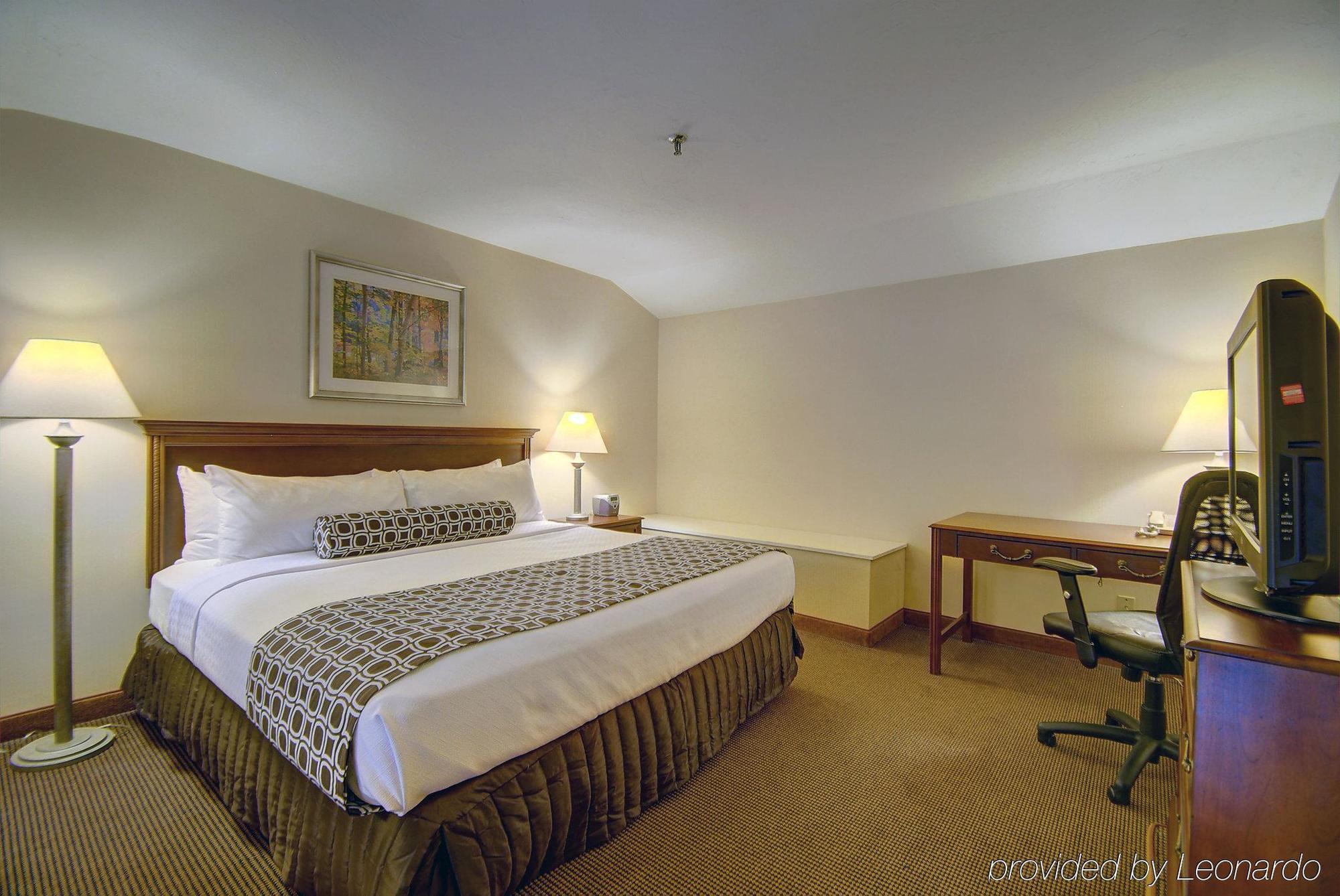 Red Lion Hotel Cromwell Esterno foto
