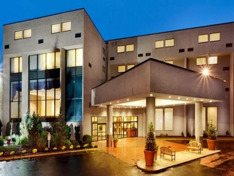 Red Lion Hotel Cromwell Esterno foto